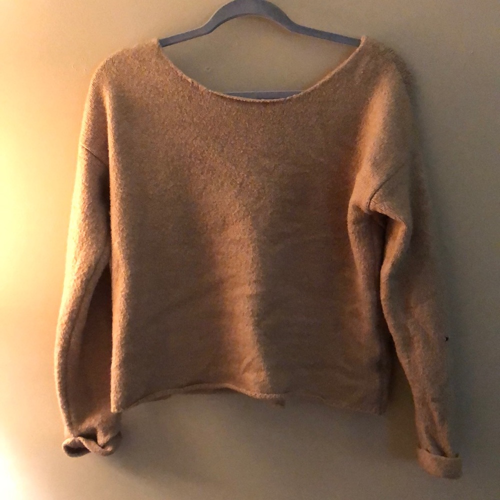 Sweater, small hole in sleeve